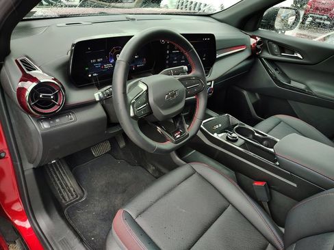 Used 2026 Chevrolet Equinox RS w/ LPO, Floor Liner Package FWD image 9