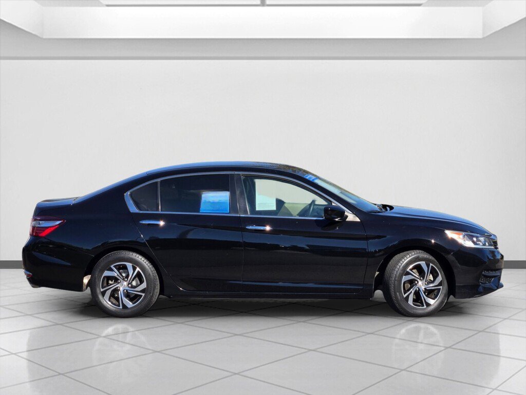 Used 2016 Honda Accord LX image 4