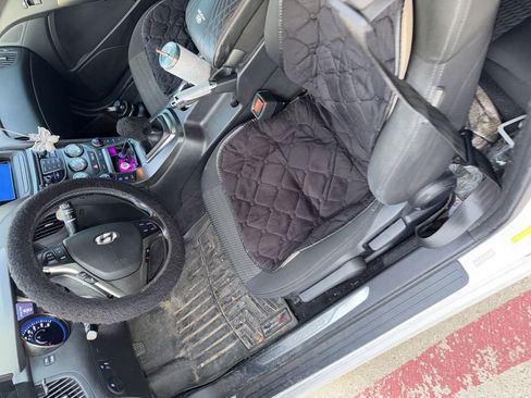 Used 2015 Hyundai Genesis 3.8 image 5