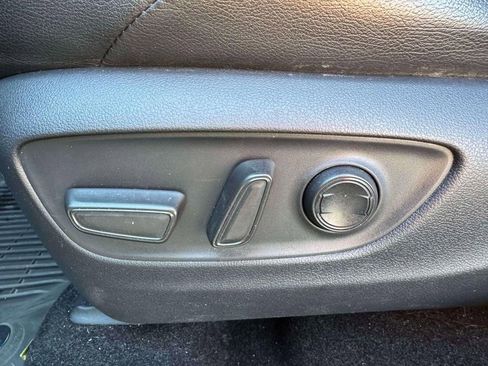 Used 2022 Toyota RAV4 SE image 14