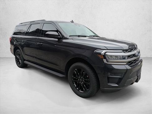 Used 2024 Ford Expedition Max XLT AWD/4WD image 3