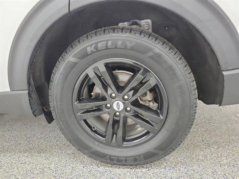 Used 2021 Ford Explorer XLT w/ Equipment Group 202A image 5