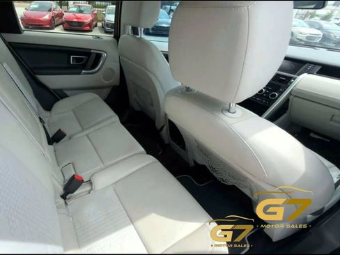 Used 2019 Land Rover Discovery Sport SE AWD/4WD image 13