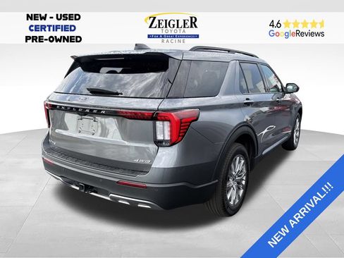 Used 2025 Ford Explorer Active w/ Active Comfort Package AWD/4WD image 3