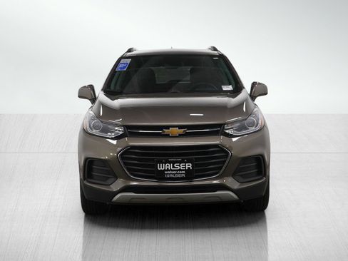 Used 2022 Chevrolet Trax LT w/ LT Convenience Package image 8