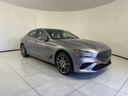 Used 2025 Genesis G70 2.5T RWD image 3