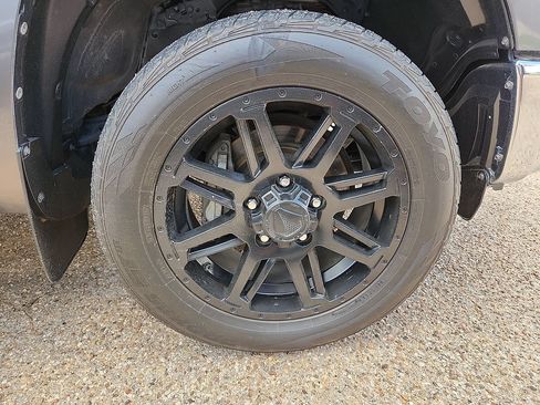 Used 2020 Toyota Tundra SR5 w/ SR5 Upgrade Package AWD/4WD image 5