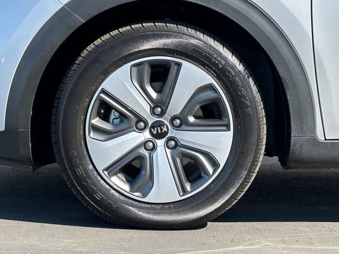 Used 2019 Kia Niro EX Premium w/ Sunroof Package image 27