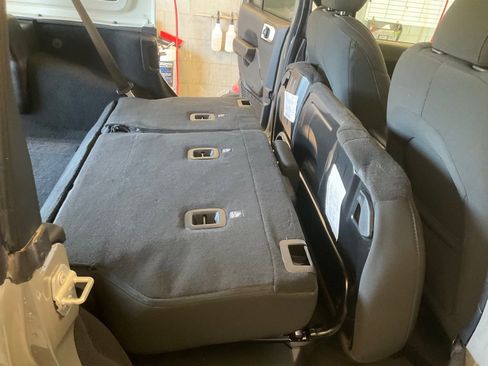 Used 2023 Jeep Wrangler Unlimited image 33