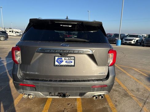 Used 2023 Ford Explorer Platinum w/ Technology Package image 5