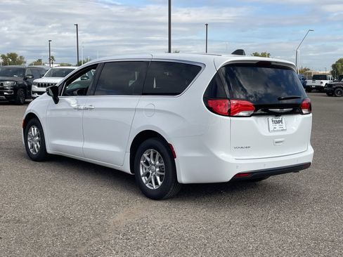 New 2026 Chrysler Voyager LX image 4