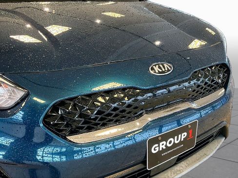 Used 2020 Kia Niro EX FWD image 32