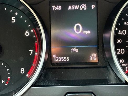 Used 2021 Volkswagen Tiguan SE AWD/4WD image 27