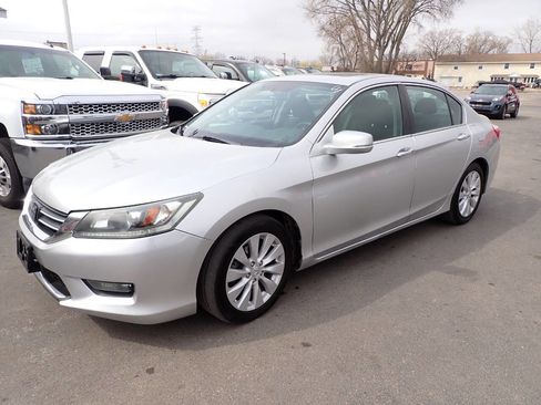 Used 2014 Honda Accord EX image 3