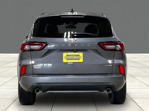 Certified 2025 Ford Escape ST-Line Elite AWD/4WD image 4