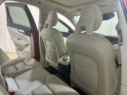 Used 2018 Volvo XC60 T8 Inscription image 20
