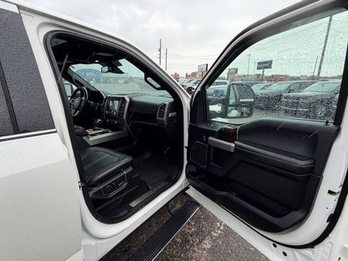 Used 2017 Ford F150 Platinum w/ Equipment Group 701A Luxury AWD/4WD image 58