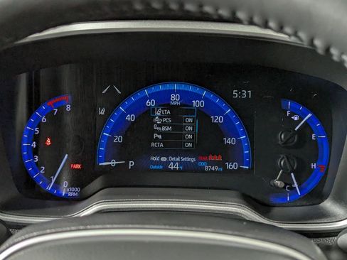 Certified 2022 Toyota Corolla Cross XLE image 38