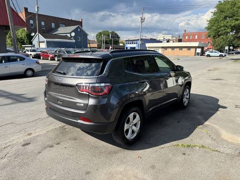 Used 2020 Jeep Compass Latitude AWD/4WD image 6