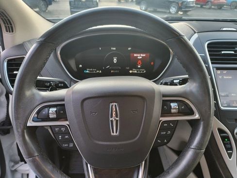 Used 2020 Lincoln Nautilus Reserve w/ Equipment Group 202A image 6