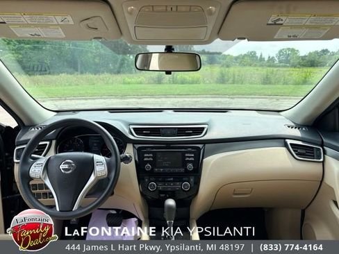 Used 2016 Nissan Rogue SV AWD/4WD image 11