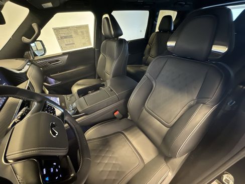 New 2026 INFINITI QX80 Autograph image 11