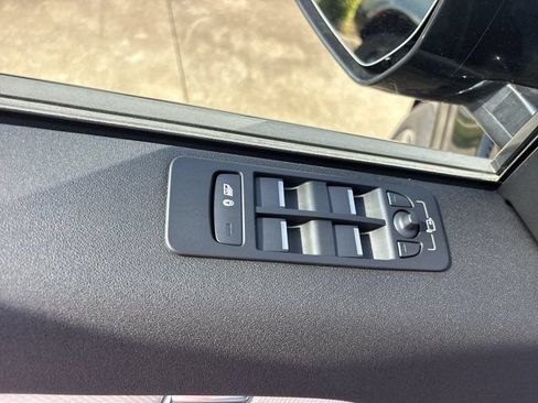 Used 2025 Land Rover Discovery Sport Dynamic SE AWD/4WD image 21