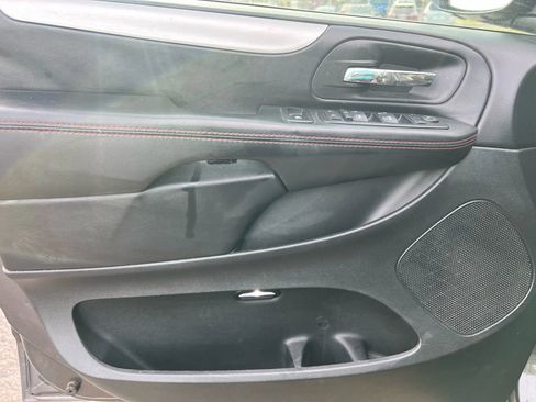 Used 2017 Dodge Grand Caravan GT image 7