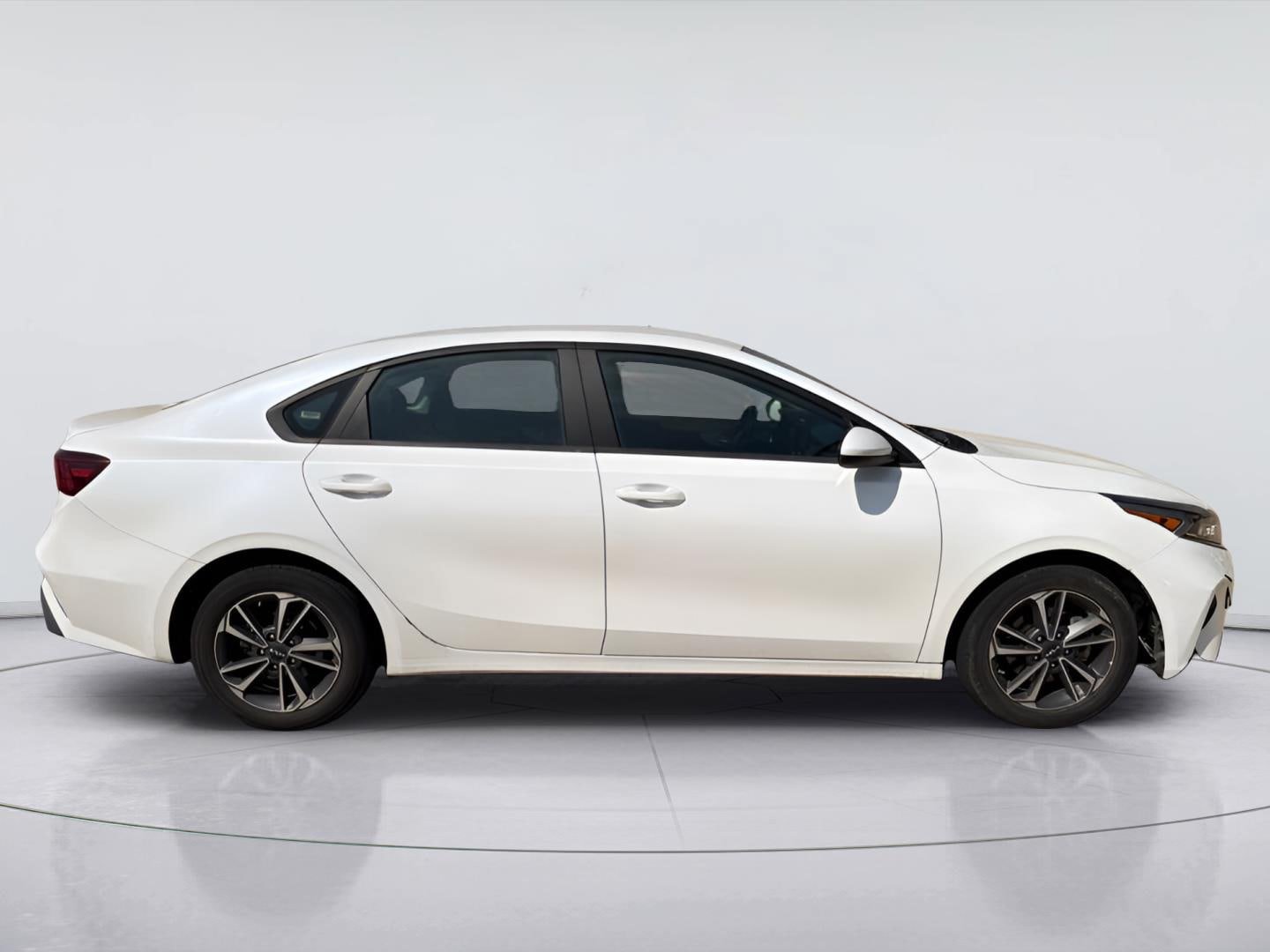 Used 2024 Kia Forte LXS FWD image 1