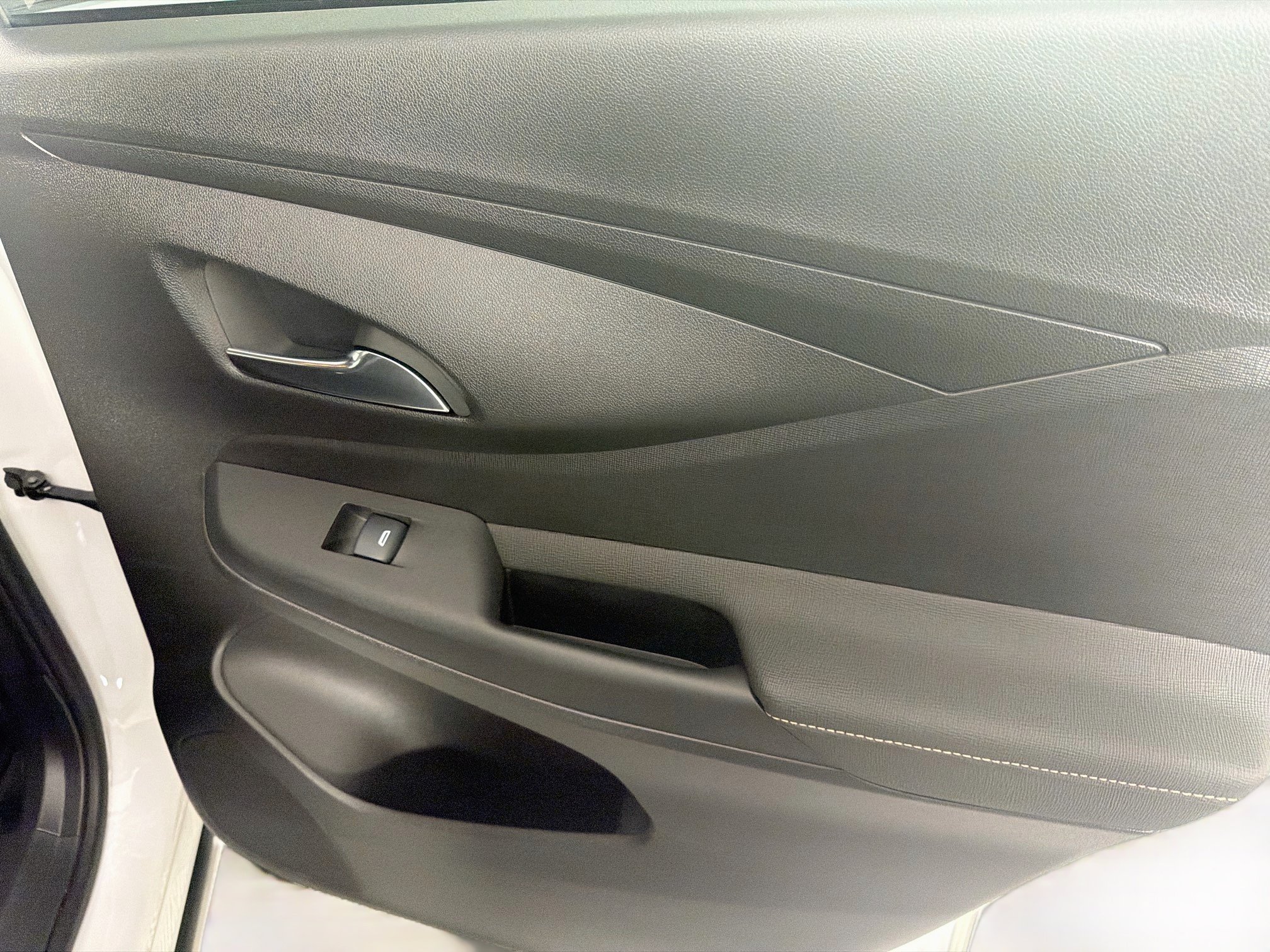 Used 2025 Buick Envista Avenir FWD image 30