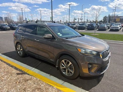 Used 2019 Kia Sorento EX image 16
