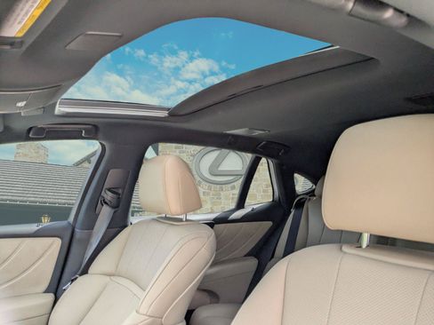 Certified 2024 Lexus LS 500 RWD image 18