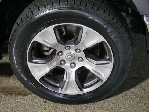 Used 2021 RAM 1500 Laramie AWD/4WD image 15
