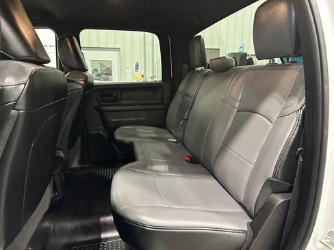 Used 2024 RAM 2500 Tradesman w/ Chrome Appearance Group image 26