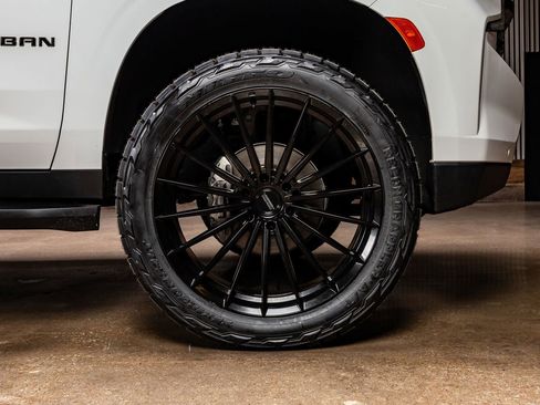 Used 2023 Chevrolet Suburban RST w/ Sport Performance Package image 12