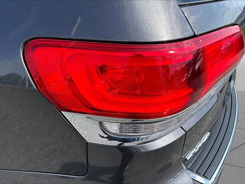 Used 2019 Jeep Grand Cherokee Limited AWD/4WD image 29
