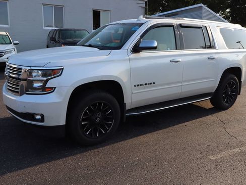Used 2017 Chevrolet Suburban Premier AWD/4WD image 2