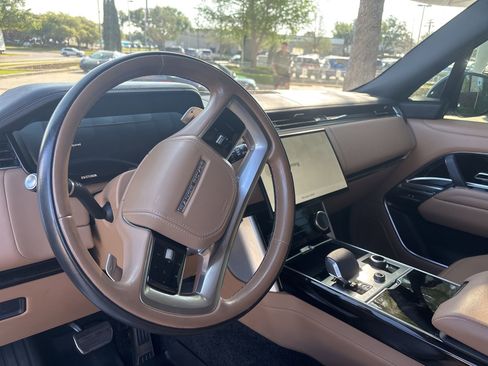 Used 2023 Land Rover Range Rover SE image 5