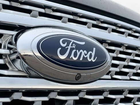 Used 2019 Ford Expedition Platinum image 12