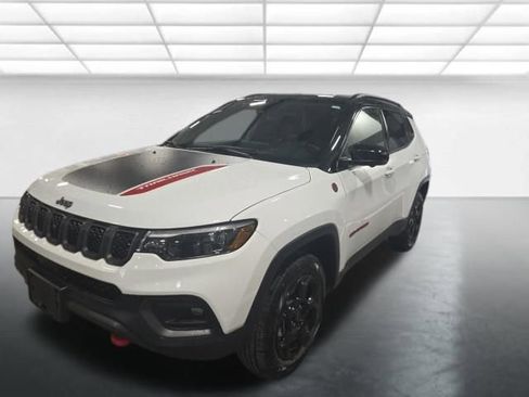 Used 2023 Jeep Compass Trailhawk w/ Trailhawk Elite Group image 9