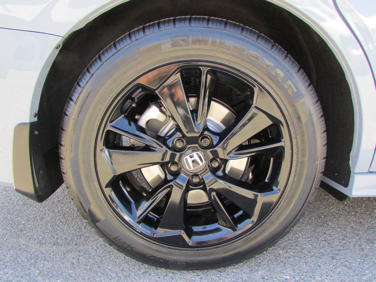 Used 2024 Honda Odyssey Sport image 11