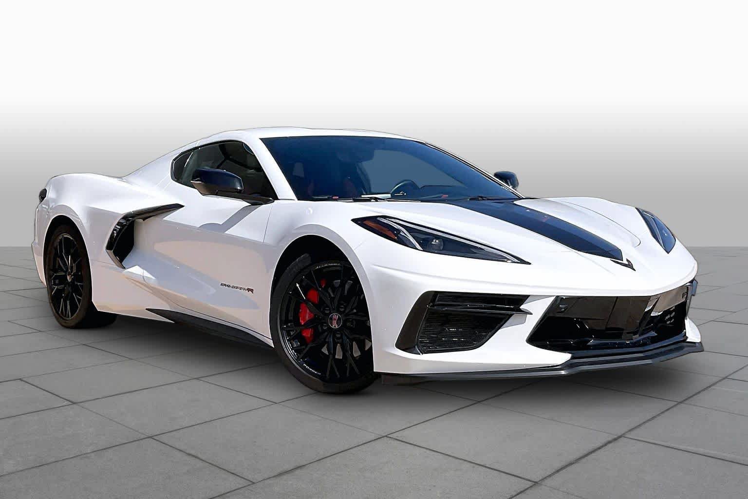 Used 2023 Chevrolet Corvette Stingray Preferred Cpe w/ Z51 Performance Package RWD image 4