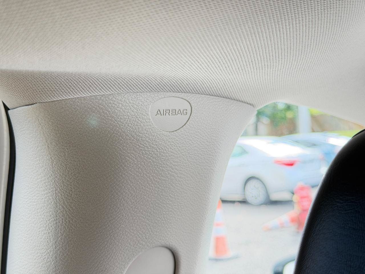 Used 2024 Chrysler Pacifica Limited FWD image 30