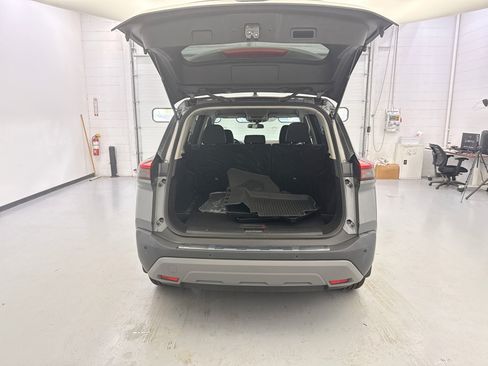 Used 2023 Nissan Rogue S AWD/4WD image 22