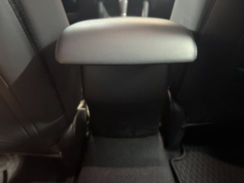 Used 2022 MAZDA MAZDA3 s FWD image 18