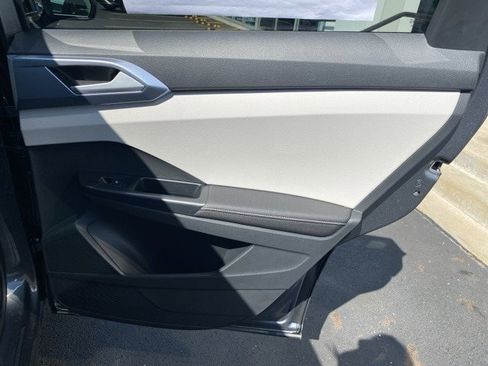 New 2025 Volkswagen Taos SE image 55