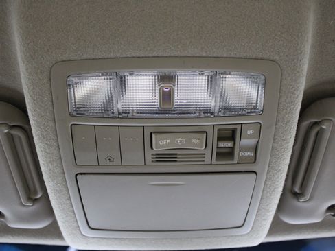 Used 2013 Toyota Highlander Limited FWD image 17