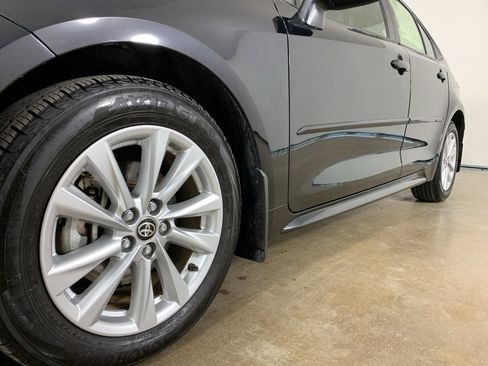 Used 2024 Toyota Corolla XLE image 2