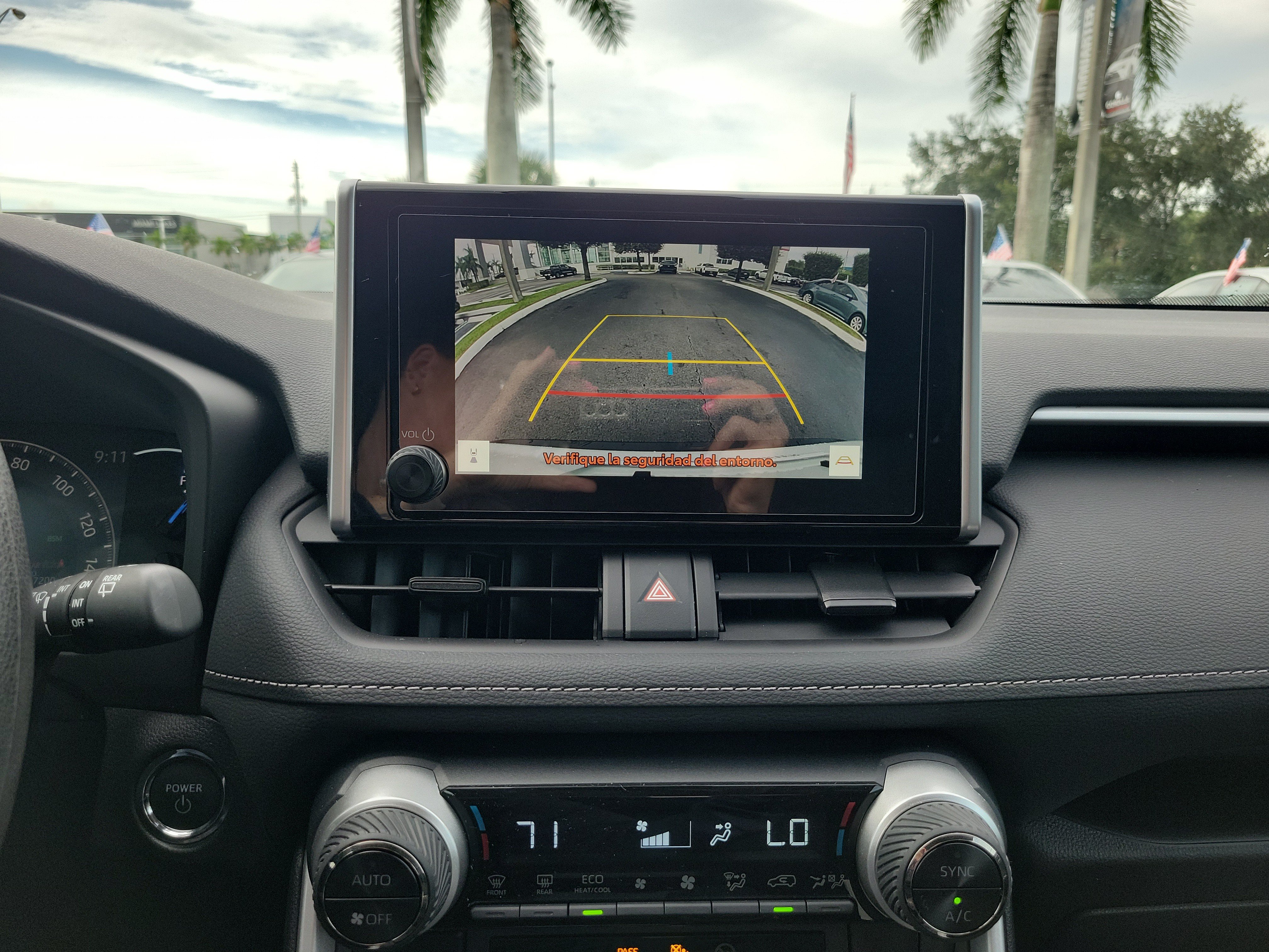Used 2025 Toyota RAV4 XLE AWD/4WD image 27