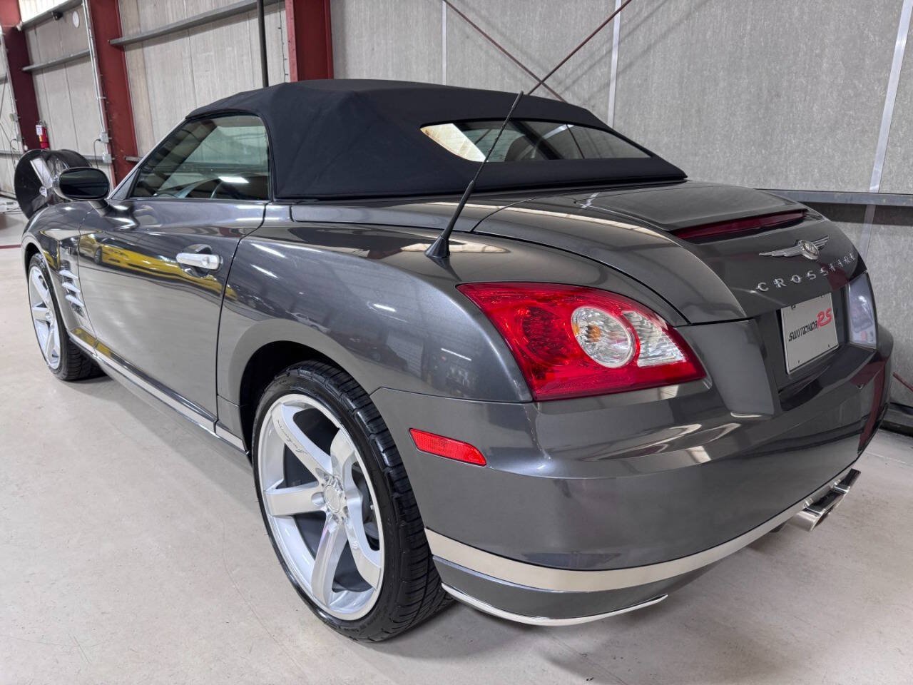 Used 2005 Chrysler Crossfire Limited RWD image 17